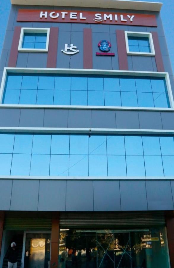 Hotel Smily 루드히아나 외부 사진
